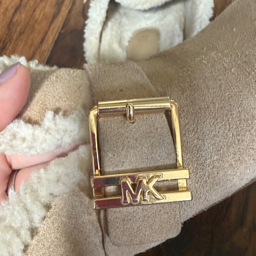 Michael Kors Cream Suede Mules with Gold Buckle, size 6.5 - Picture 5 of 9